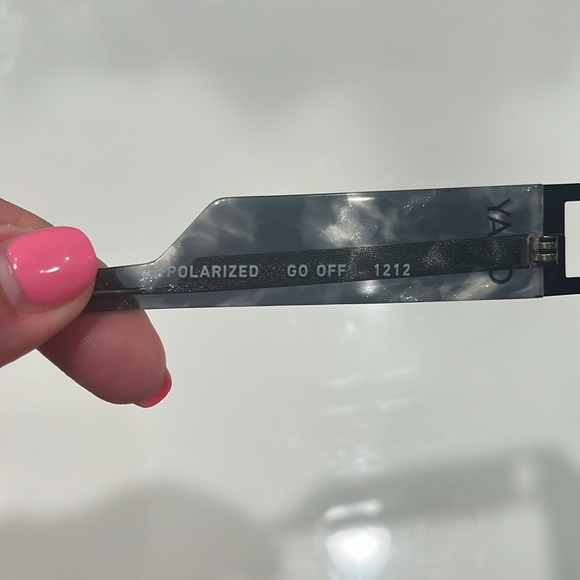 Quay sunglasses - Picture 7 of 8